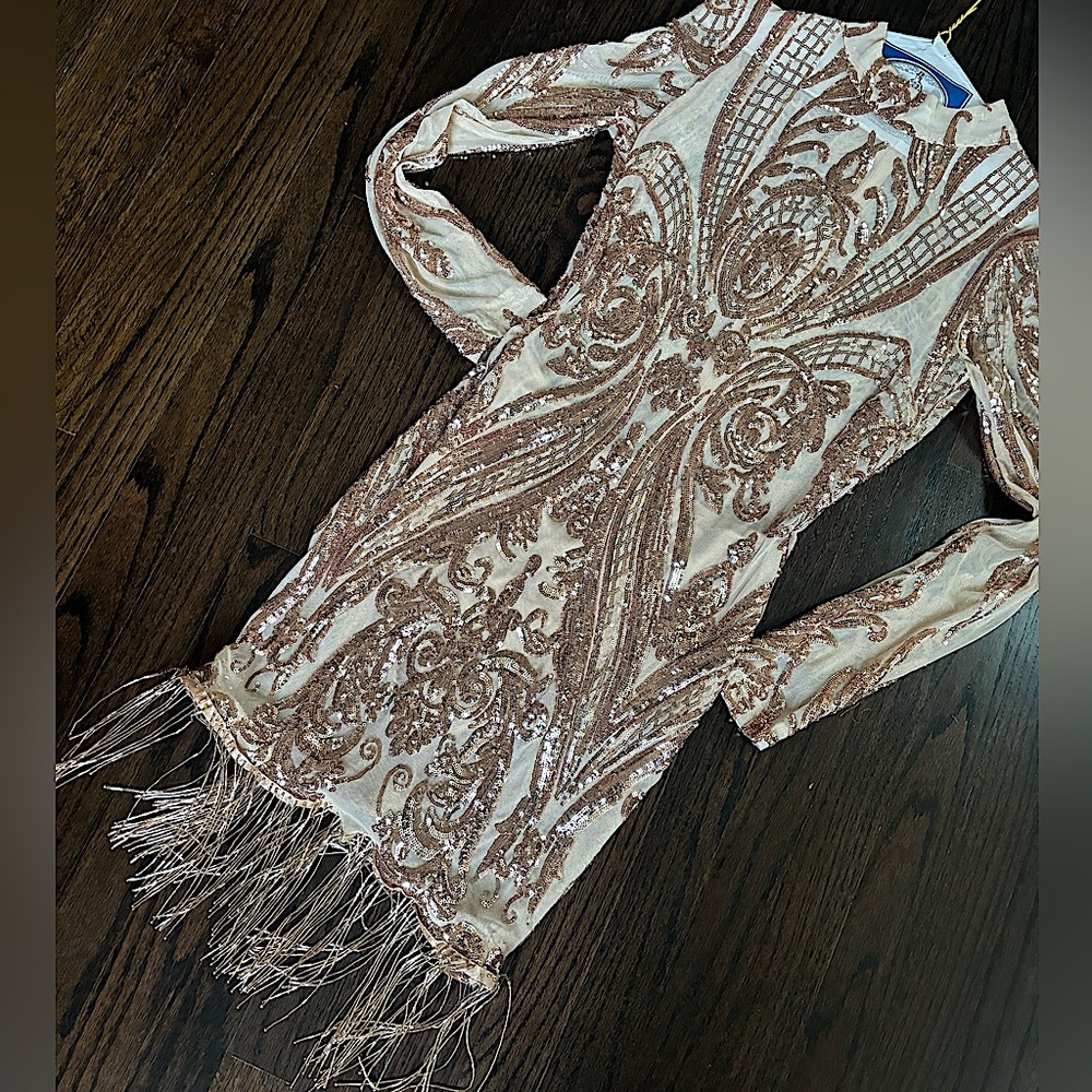 Dress - Picture 3 of 9